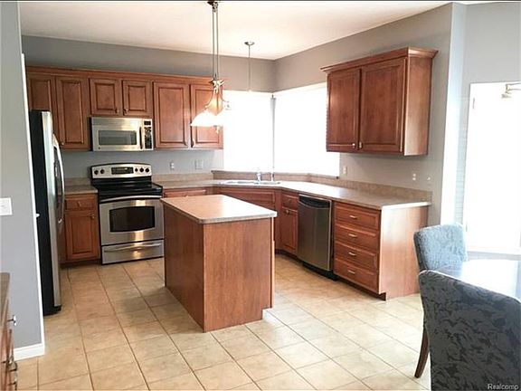 5th image of 10248 Wellington Dr