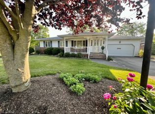 261 Windsor Dr, Elyria, OH 44035