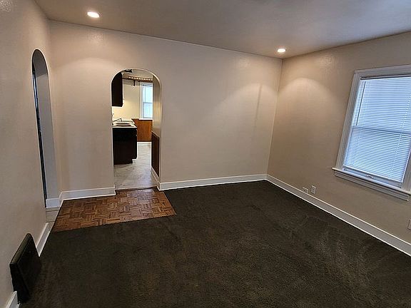 3rd image of 2403 W Ann St