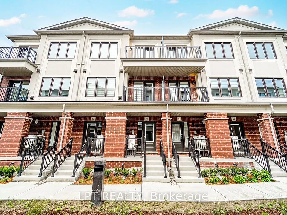 93 Matawin Ln