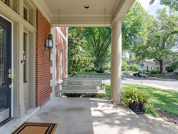 3rd image of 1544 Vinton Ave