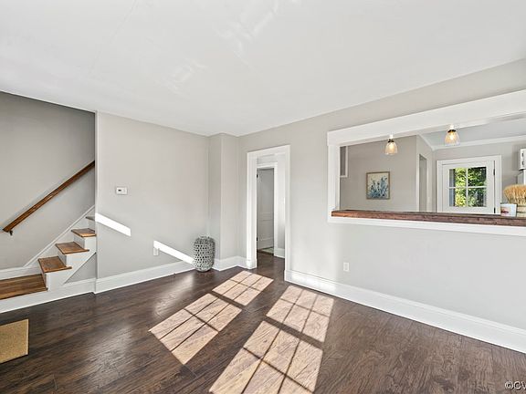 4th image of 10121 Highview Ave