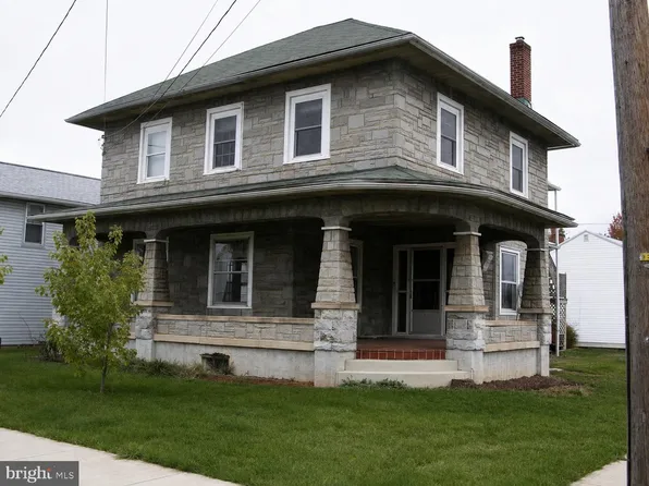 112 Strawberry St, Fredericksburg, PA 17026