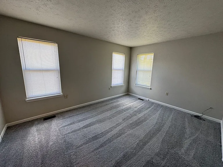 5538 N Meadow Dr — Photo 18