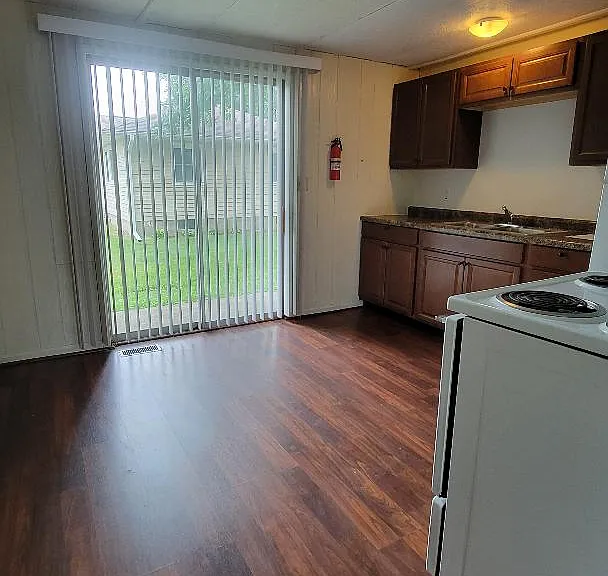 460 Lee Ave #460 — Photo 11