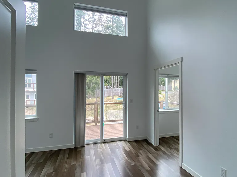 607 Finnegan Way — Photo 4