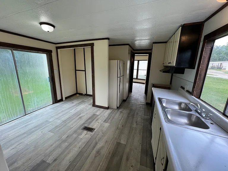 401 Dardouk Dr — Photo 2