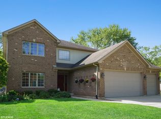 333 Catalpa Ave, Roselle, IL 60172