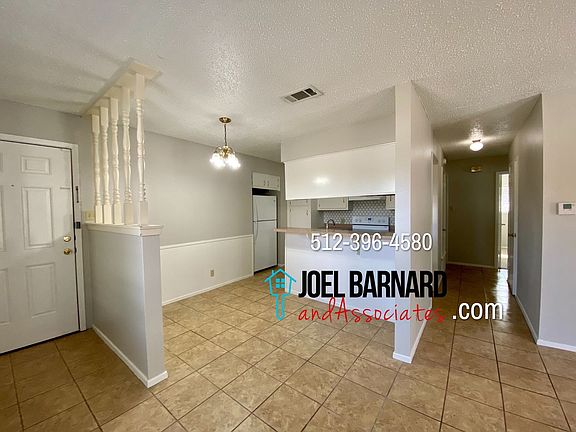 3rd image of 422 Craddock Ave
