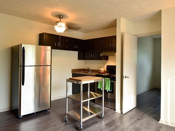 3rd image of 630 Central Ave APT 01