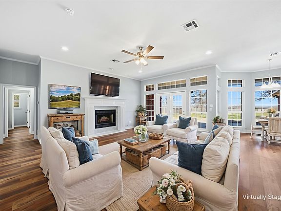 4th image of 693 McLaughlin Rd