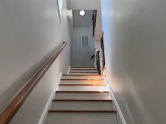 Unit Entrance - 196 Trimble Ave