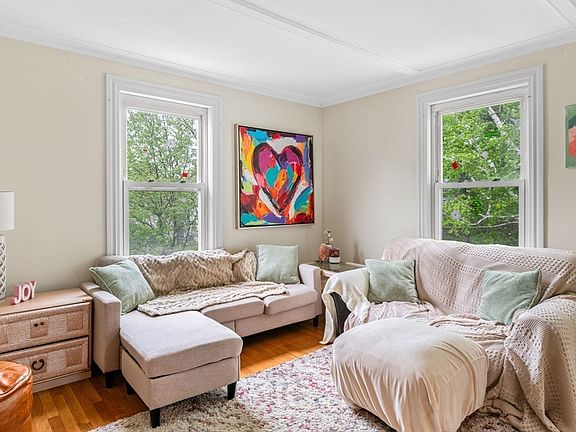 4th image of 11 Glendale St #2
