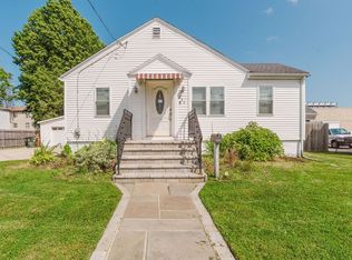 254 Montaup St, Fall River, MA 02724