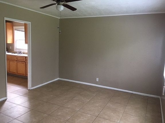 5th image of 1223 Warwick Dr