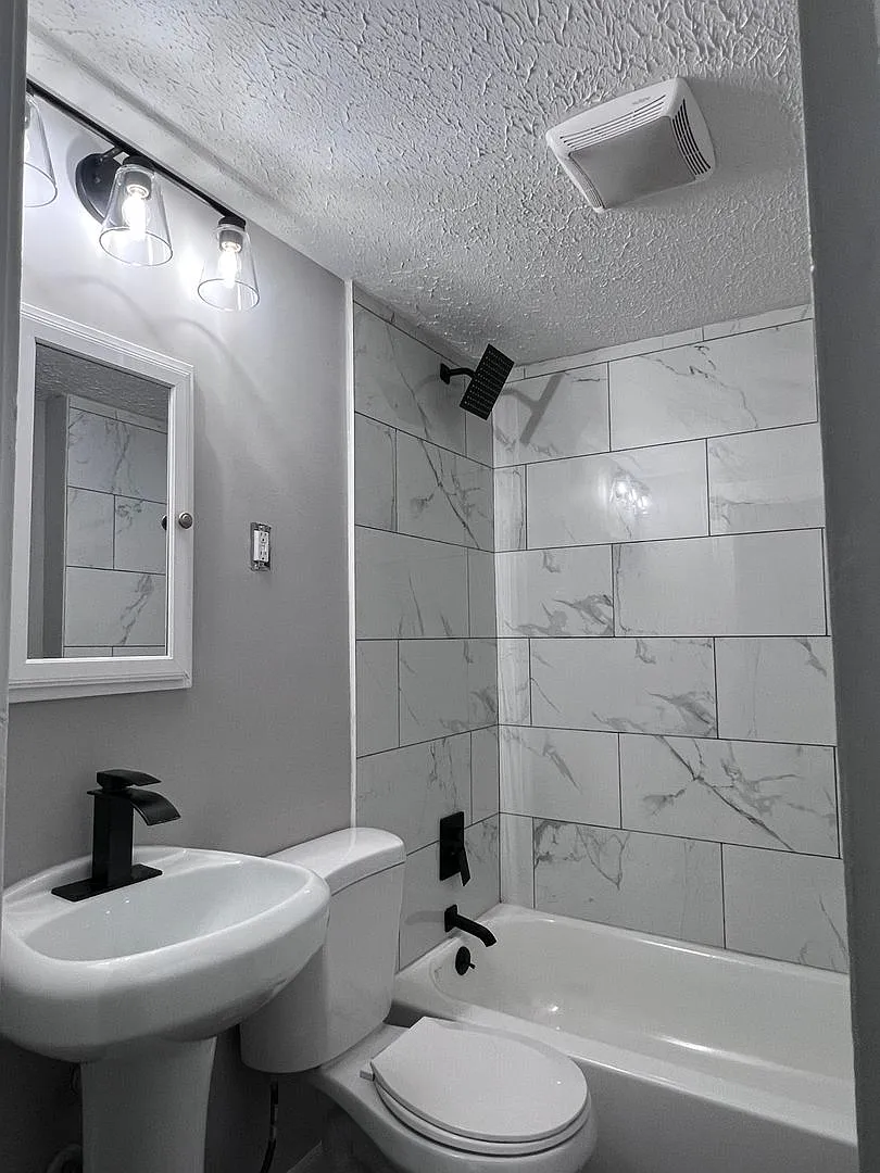 66th,E.4090 — Photo 3