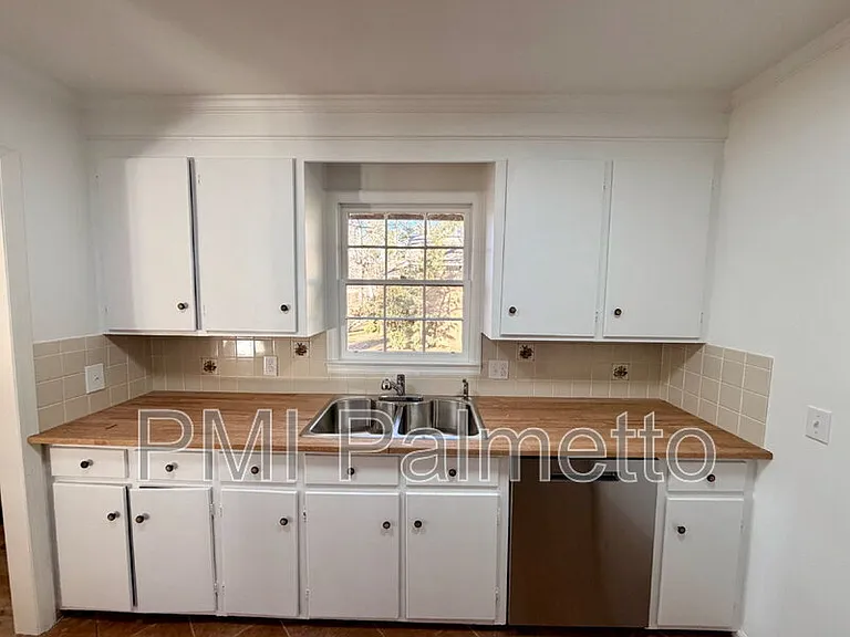222 Indian Creek Cir — Photo 8
