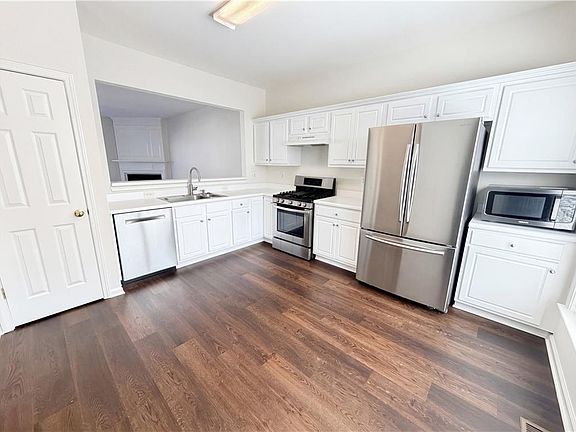 4th image of 3366 Lathenview Ct