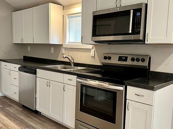 4th image of 27 Summit Lake Ln