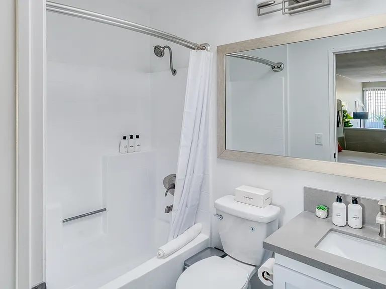 1223 Federal Ave — Photo 63