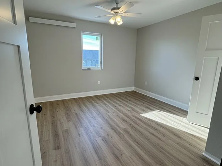 104 8th Ave SW — Photo 15