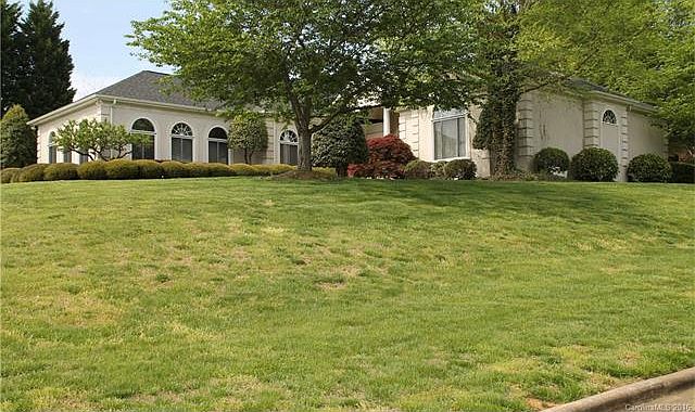 1st image of 965 Cloister Dr