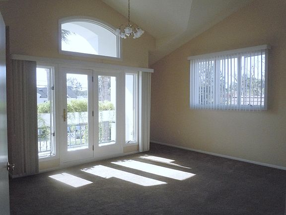 3rd image of 1712 Pacific Ave