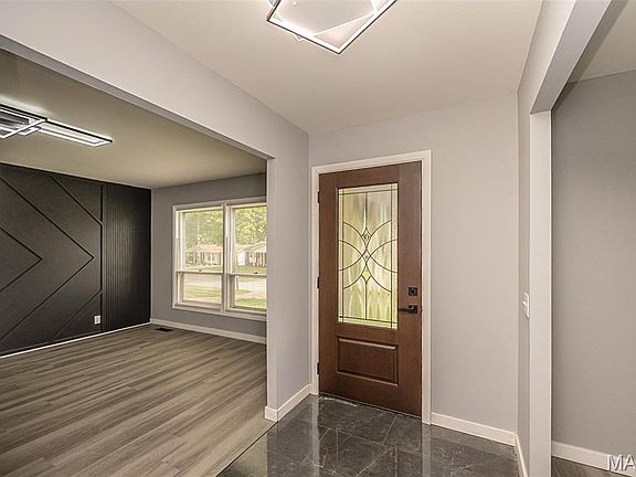 4th image of 3033 Aberdeen Dr