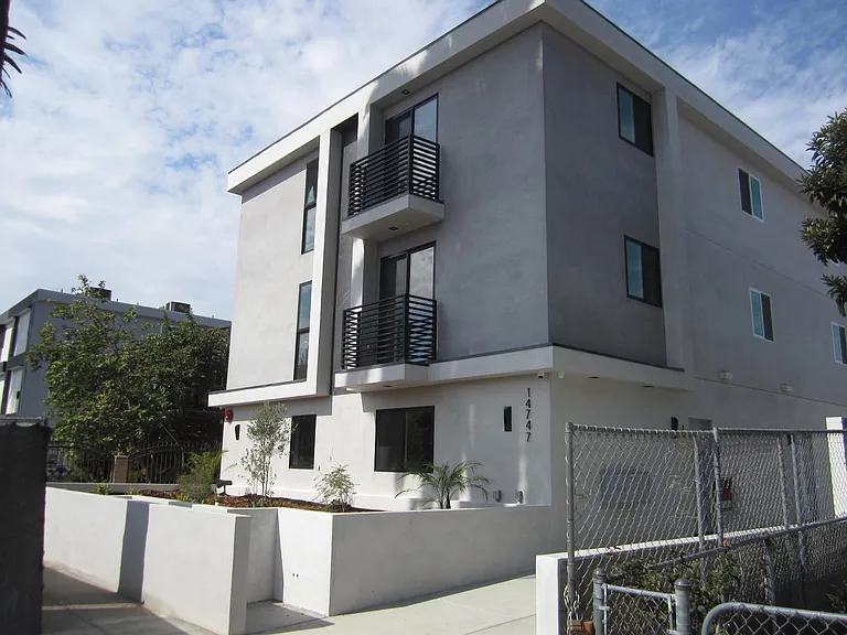 14747 Friar St #3 — Photo 27