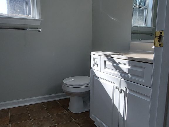 3rd image of 1206 Beamon Ln