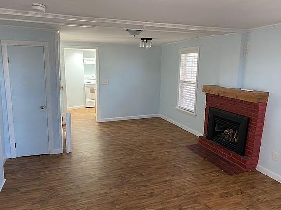 3rd image of 210 Zion Ave