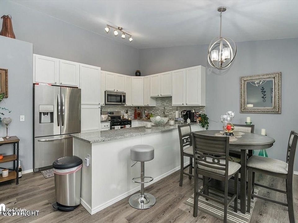 1st image of 17527 Silverwood Way