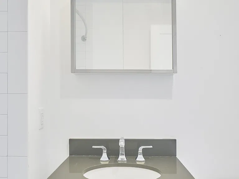 2211 3rd Ave #9-B — Photo 12