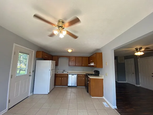 109-111 Township Sq #111B — Photo 6