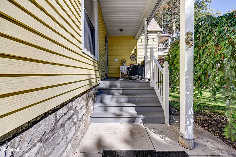5th image of 245 Brookside Avenue