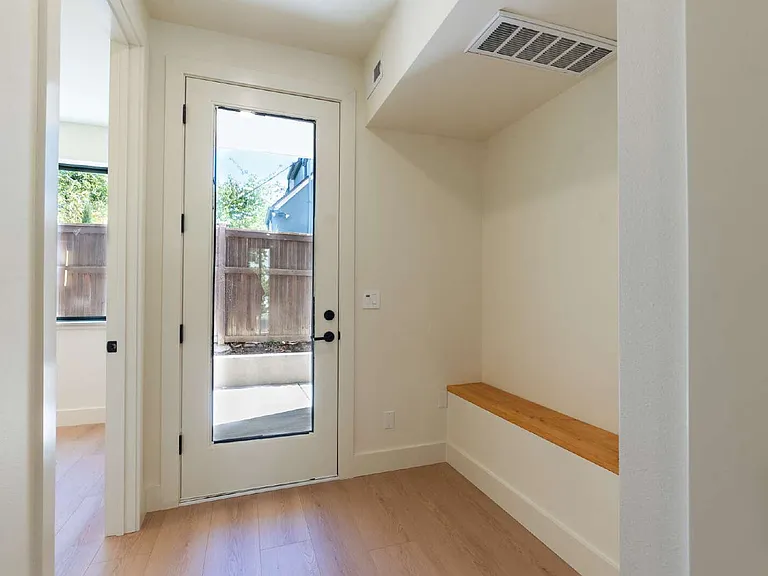 818 E 22nd Ave — Photo 58