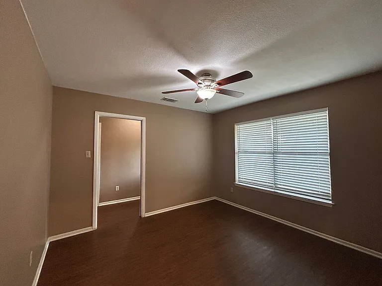826 Timber Dr — Photo 22