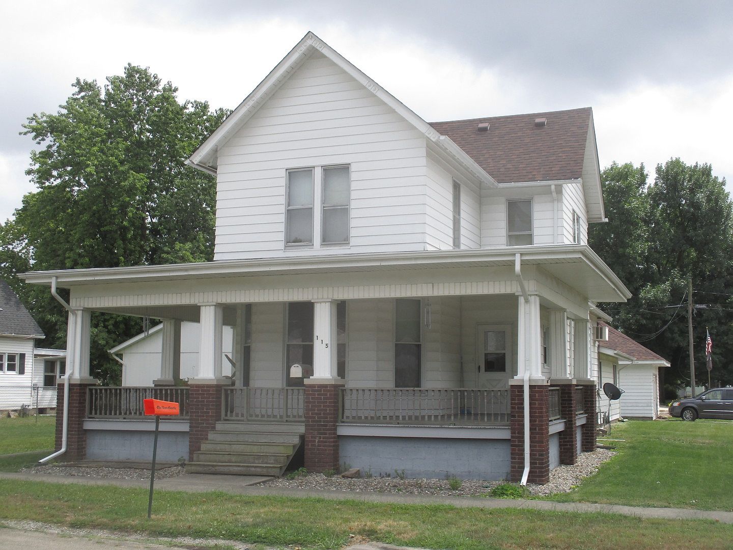 115 W Houghton St, Tuscola, IL 61953 Zillow