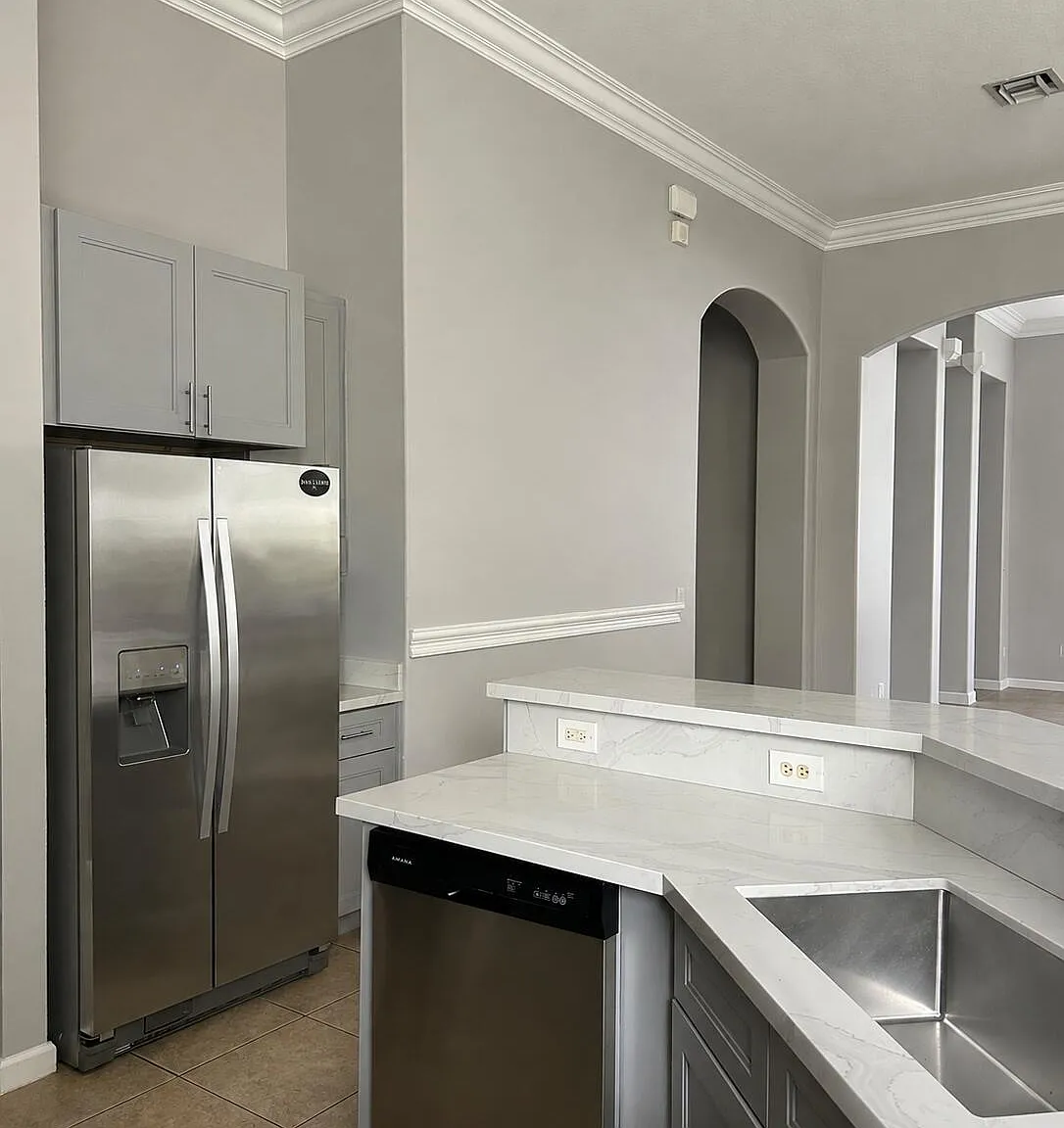 4 bed, 3.0 bath, 3664 sqft, $4,995 — Photo 3