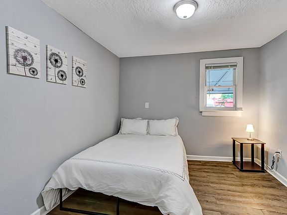 4th image of 1546 W 36th St #14161932