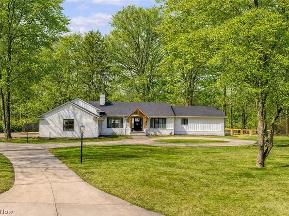 7121 Gates Mills Blvd, Gates Mills, OH 44040