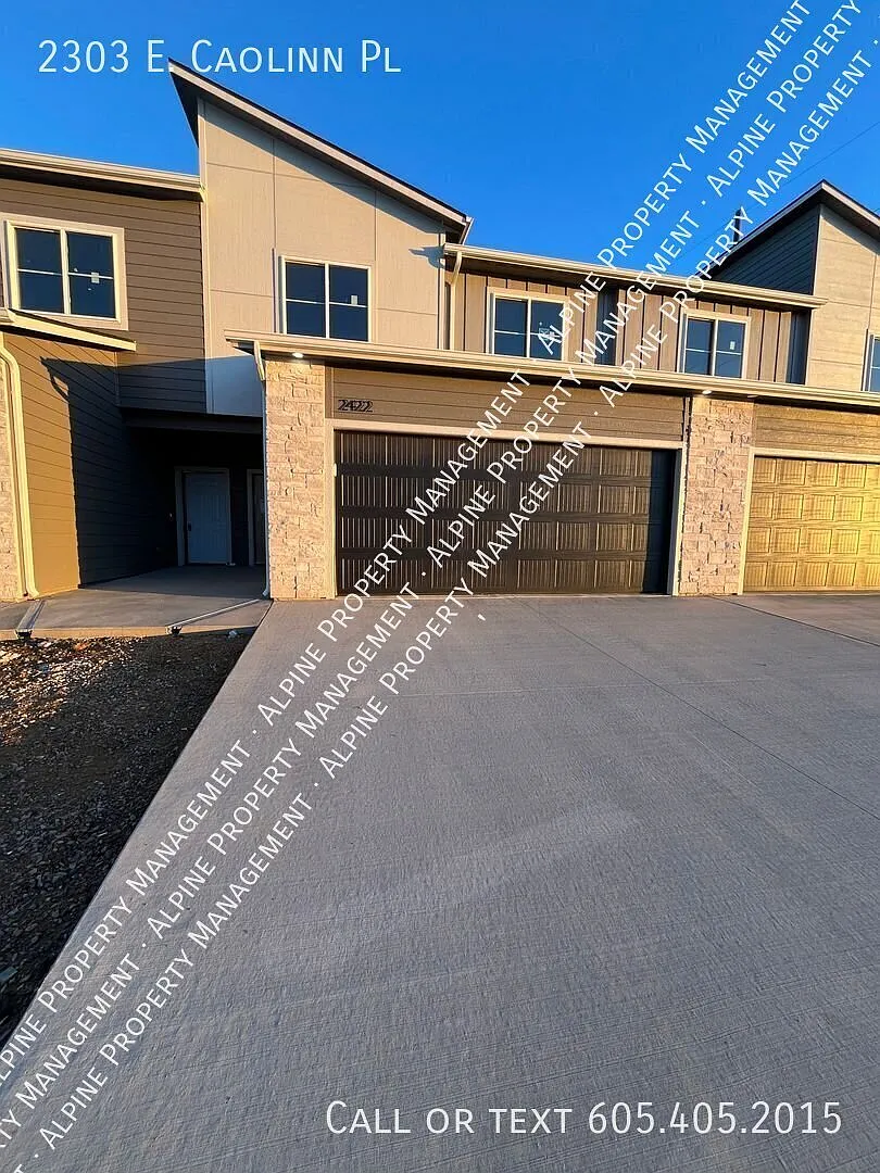 Newly Constructed 3 Bed/2.5 Bath Townhome in Aspen Ridge! — Photo 2