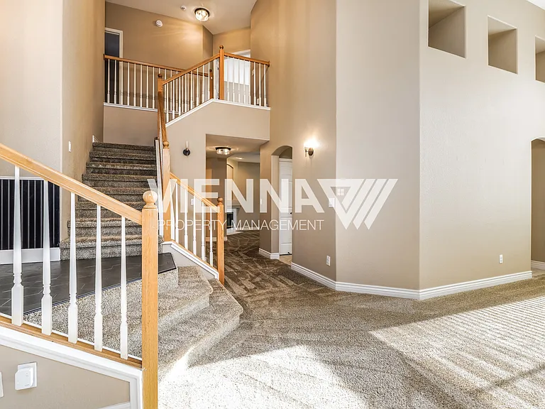 5308 Heritage Ct — Photo 2