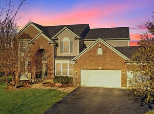 208 Bennett Ct N, Oswego, IL 60543