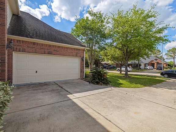 4th image of 1111 Blue Leaf Dr