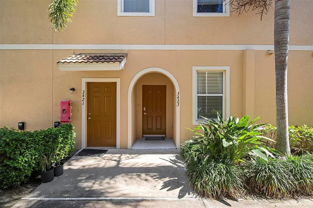 3 bed, 2.0 bath, 1210 sqft, $1,800 — Photo 4