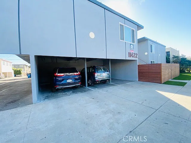 11422 Iowa Ave #10 — Photo 12
