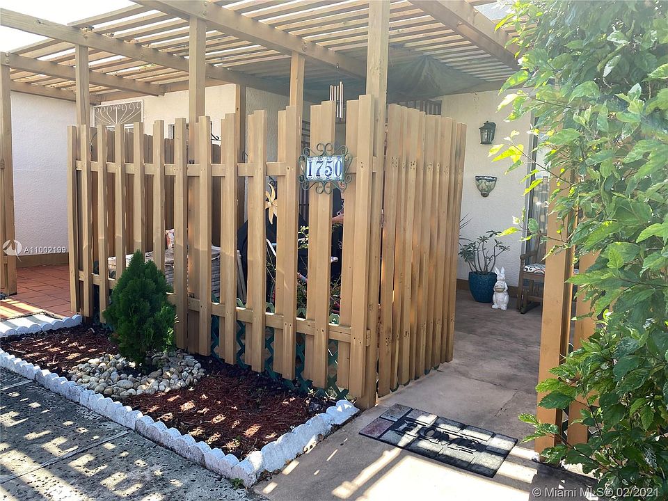 1st image of 1750 SW 131st Place Cir S