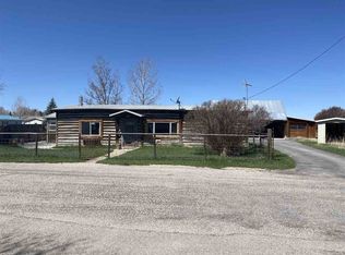 606 N 6th St, Saratoga, WY 82331
