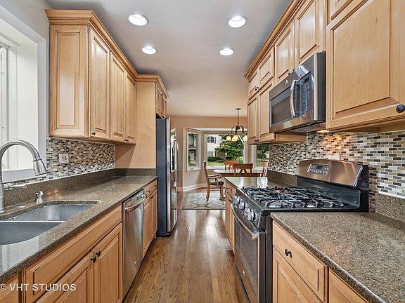 3rd image of 735 Valley Park Dr